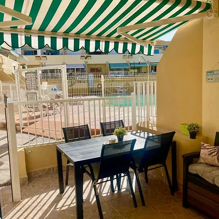 Playa Del Duque Poolside شقة *