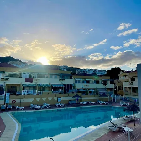 Playa Del Duque Poolside Апартаменты