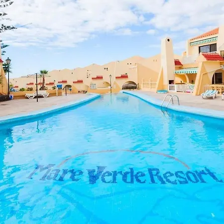 Playa Del Duque Poolside * أذيخي