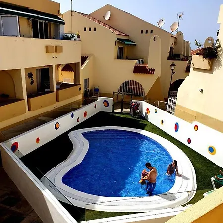 Playa Del Duque Poolside شقة